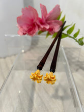 Load image into Gallery viewer, Puakenikeni Hair Pick