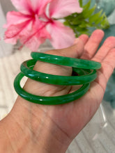 Load image into Gallery viewer, Adult Thin Green Jade