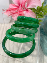 Load image into Gallery viewer, Green Apple Jade Bracelet