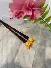 Load image into Gallery viewer, Puakenikeni Hair Pick