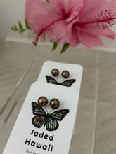 Load image into Gallery viewer, Chocolate Tahitian Pearl Stud Earrings