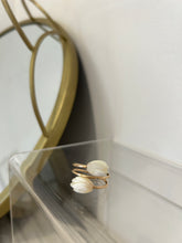 Load image into Gallery viewer, Mother of Pearl Pikake Twist Ring