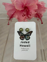 Load image into Gallery viewer, Pistachio Tahitian Pearl Stud Earrings