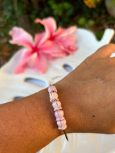 Load image into Gallery viewer, Crown Flower Bangle