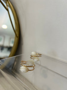 Mother of Pearl Pikake Twist Ring
