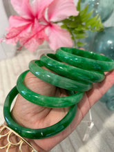 Load image into Gallery viewer, Green Apple Jade Bracelet