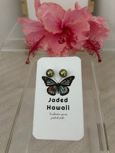 Load image into Gallery viewer, Pistachio Tahitian Pearl Stud Earrings