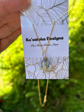 Load image into Gallery viewer, Crown Flower Necklace