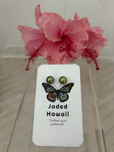 Load image into Gallery viewer, Pistachio Tahitian Pearl Stud Earrings