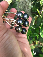 Load image into Gallery viewer, Hala’i closed cuff bangle