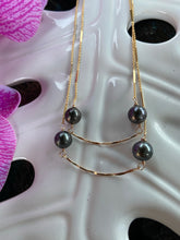 Load image into Gallery viewer, Mahie necklace scalloped bar