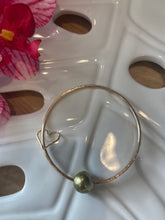 Load image into Gallery viewer, Pistachio Pearl Bangle