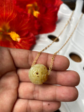 Load image into Gallery viewer, Yellow/Brown Vintage Jade necklace