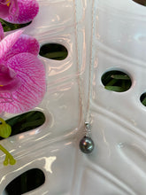 Load image into Gallery viewer, Pineapple Tahitian pearl necklace