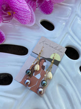Load image into Gallery viewer, Po’okela earrings