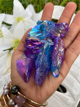 Load image into Gallery viewer, Raw Aura Florite Quartz