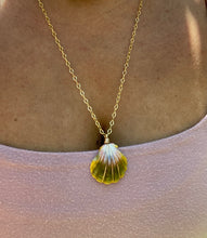 Load image into Gallery viewer, Sunrise Shell Necklace