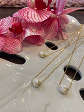 Load image into Gallery viewer, Mother of pearl floating Pikake necklace