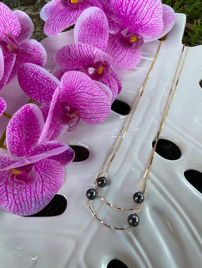 Mahie necklace scalloped bar