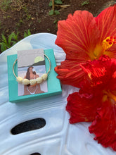 Load image into Gallery viewer, Pikake bangle (5)