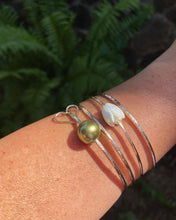 Load image into Gallery viewer, Pistachio Pearl Bangle