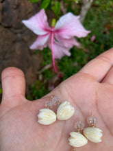 Load image into Gallery viewer, Pikake stud earrings