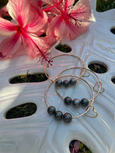 Load image into Gallery viewer, Three Tahitian Pearl Bangle 14g