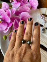 Load image into Gallery viewer, Tahitian pearl cuff ring