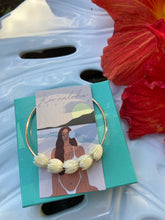 Load image into Gallery viewer, Pikake bangle (5)