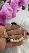 Load image into Gallery viewer, Tahitian Pikake Bangle