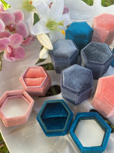 Load image into Gallery viewer, Gift Box