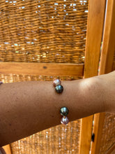 Load image into Gallery viewer, Tahitian/Edison pearl cuff