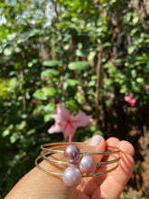Load image into Gallery viewer, Lush Edison Pearl Bangle 14g
