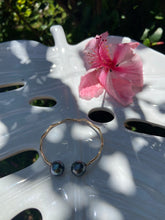 Load image into Gallery viewer, Kainui cuff 12 gauge GOLD