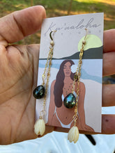 Load image into Gallery viewer, Po’okela earrings