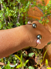 Load image into Gallery viewer, Tahitian/Edison pearl cuff