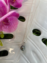 Load image into Gallery viewer, Pineapple Tahitian pearl necklace