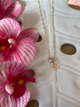 Load image into Gallery viewer, Mom necklace