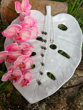 Load image into Gallery viewer, Open heart lariat