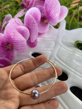 Load image into Gallery viewer, Lush Edison Pearl Bangle