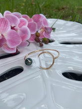 Load image into Gallery viewer, Mahina Cuff bracelet