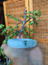 Load image into Gallery viewer, Size 7 1/2 White/Green Bangle