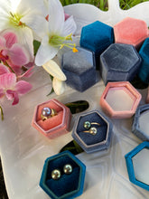 Load image into Gallery viewer, Gift Box