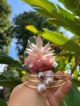 Load image into Gallery viewer, Lush Edison Pearl Bangle 14g