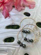 Load image into Gallery viewer, Three Tahitian Pearl Bangle 14g