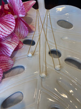 Load image into Gallery viewer, Mother of pearl floating Pikake necklace