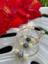 Load image into Gallery viewer, Malina Bangle with Tahitian Pearl