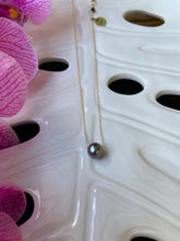 Load image into Gallery viewer, 10mm Tahitian pearl floating necklaces