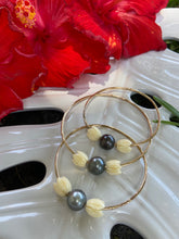 Load image into Gallery viewer, Malina Bangle with Tahitian Pearl