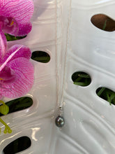 Load image into Gallery viewer, Pineapple Tahitian pearl necklace